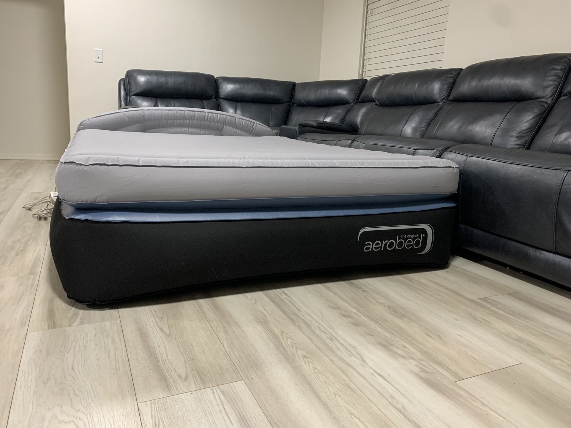 Aerobed Comfort Lock Queen Air mattress Pump for Sale in Phoenix, AZ OfferUp