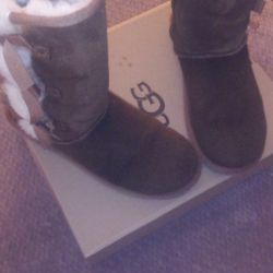 UGGs Size 7