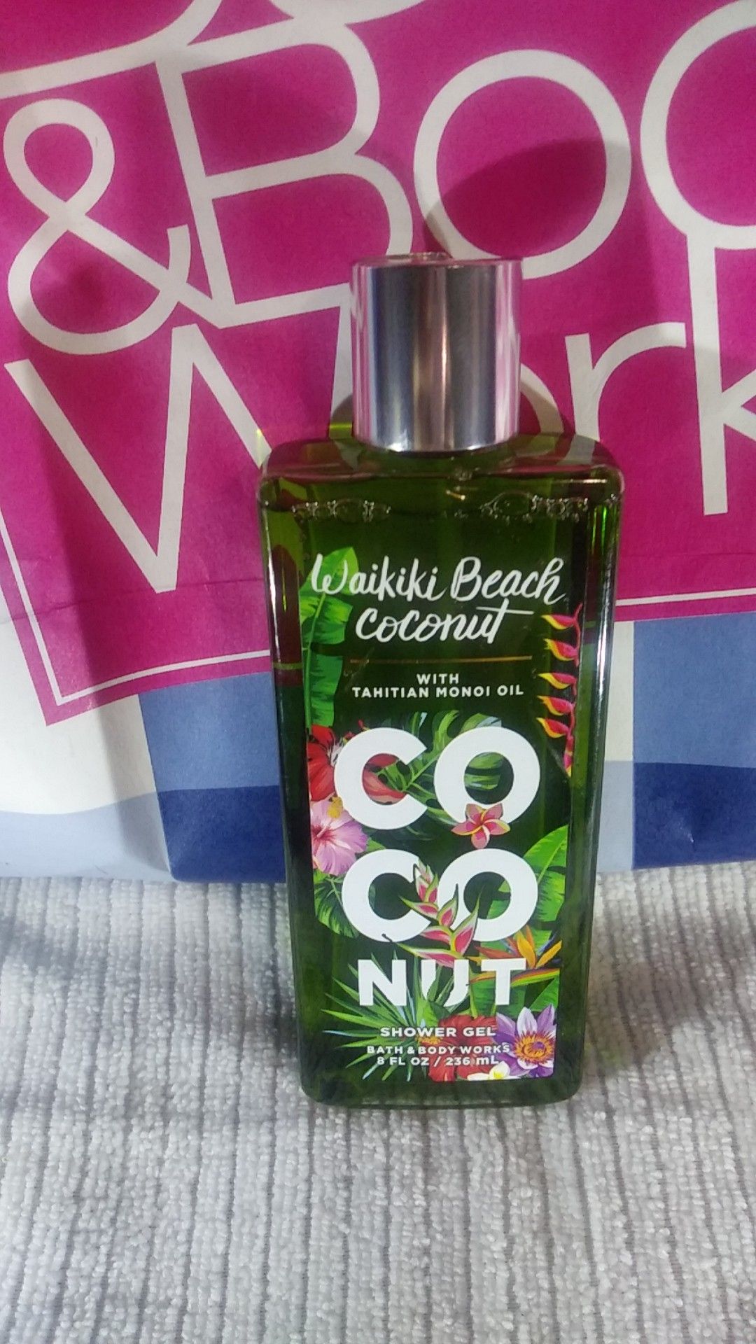 Waikiki Beach coconut shower gel 8oz. Bath&bodyworks