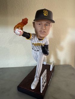 Mason Miller bubble head statue
