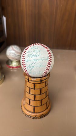 Tony Oliva signed ball