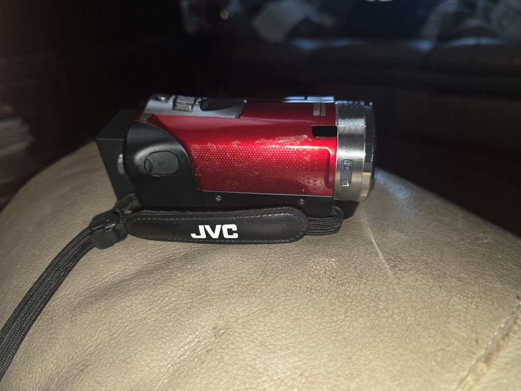Video camera JVC Everio GZ-HM177 SD card with 2 batteries