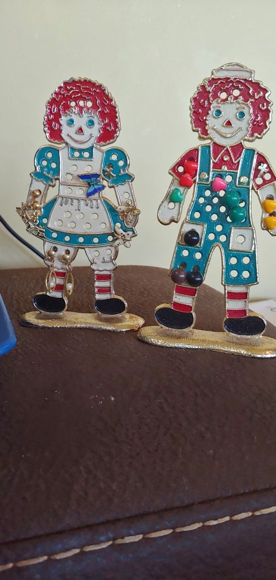 PAIR RAGGEDY ANN & ANDY EARRING HOLDERS