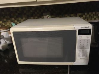 Like new Sharp. Corousel microwave