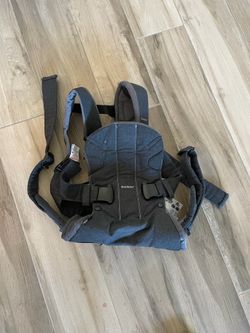 Baby bjorn carrier