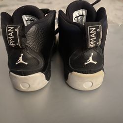 Black Jordans kids size US 11