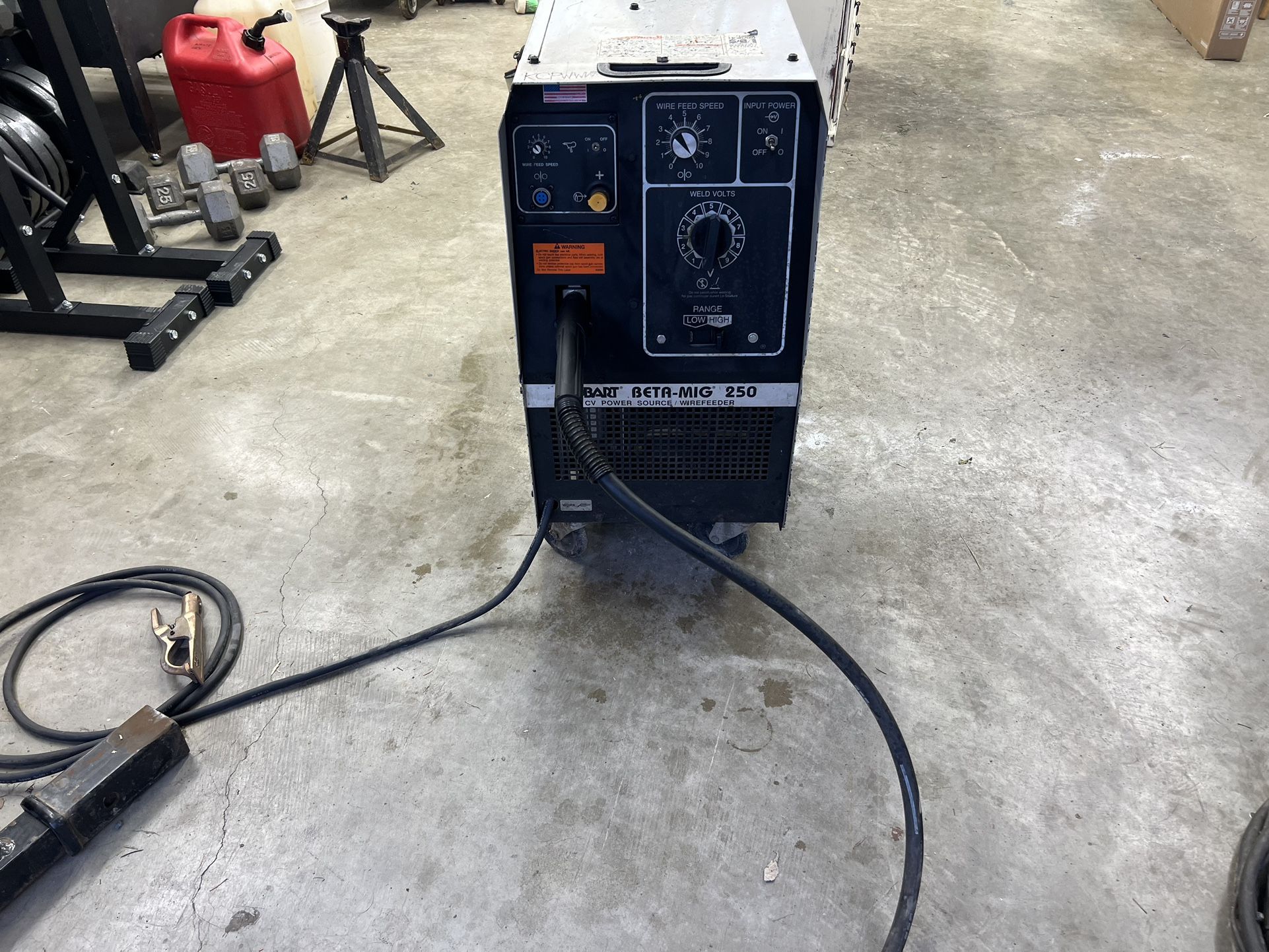 Hobart Beta MiG 250 Welder