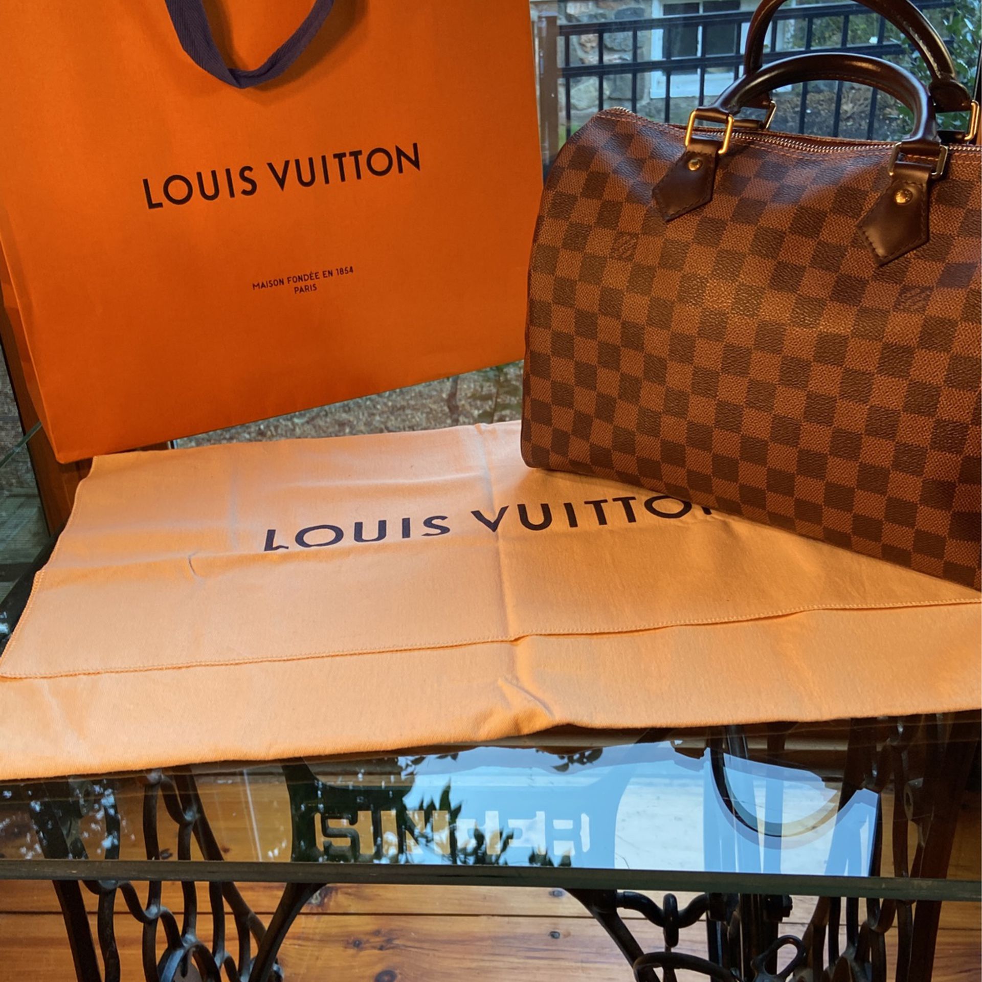 Lv Wallet for Sale in Marblehead, MA - OfferUp