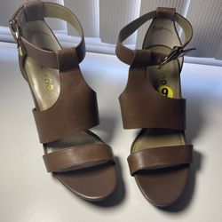 Me Too Brand New No Box  Brown Women’s Heels Size 9 Leather Dixie