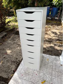 UNOPENED BOX!! ALEX drawer unit with 9 drawers