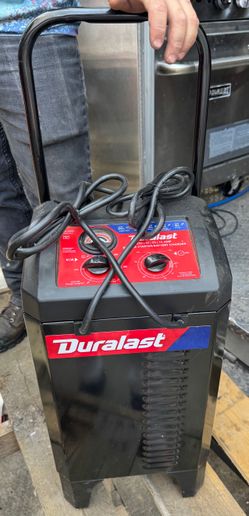 BATTERY CHARGER