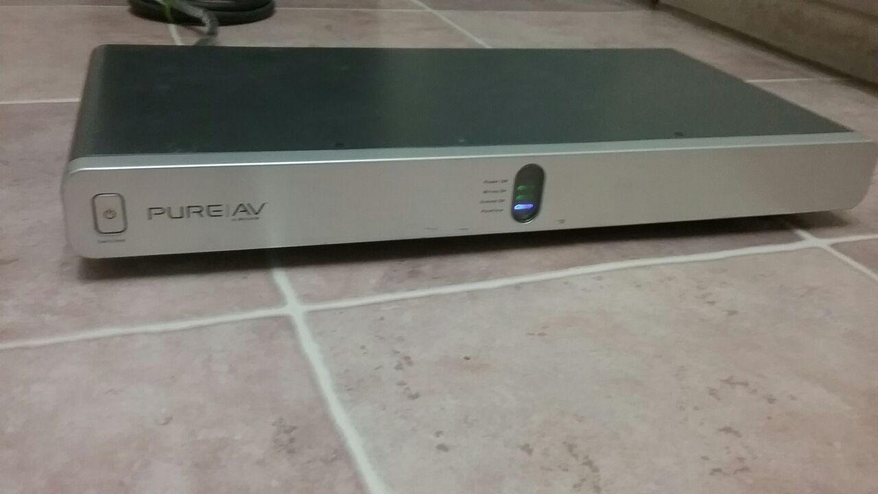 Belkin Pure AV AP20800-10 Home Theater Power Console