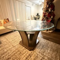 Glass Round Table 