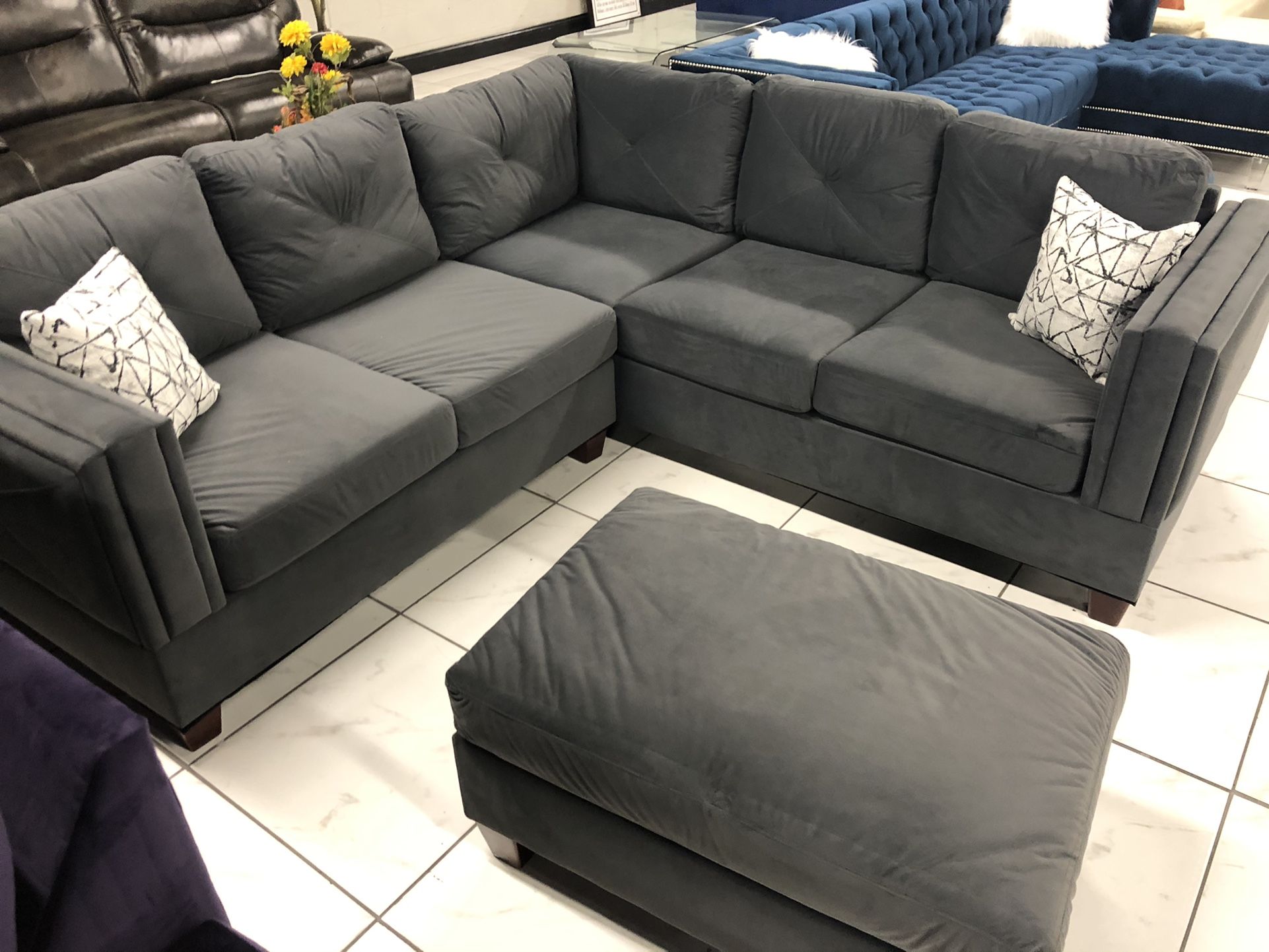 “L” Shape Sectional With FREE Ottoman