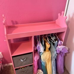 Princess dresser/ Dress station