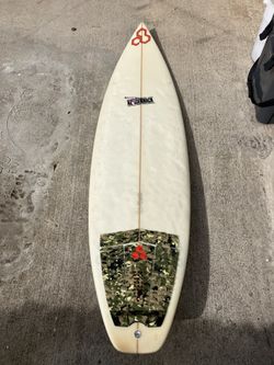 6’4 shortboard