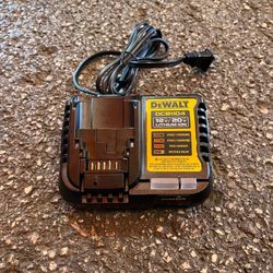 Dewalt 20V 4Ah Charger