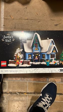 LEGO Santa's Visit Winter Village Set 10293