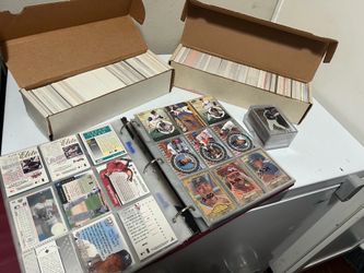 Lot of baseball cards