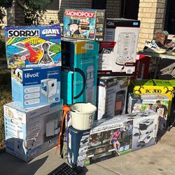 Yard Sale Calle Galaxia 