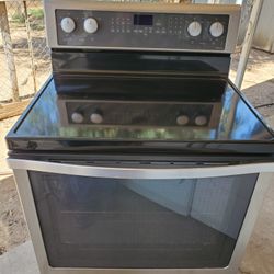 Whirlpool Electric Stove Nice And Clean 