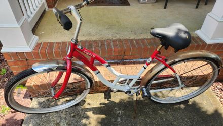 Vintage SCHWINN LEGACY 24" Bike. Need to be Restored! Or Use as Garden Decor.