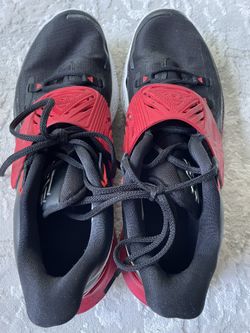 Nike Kyrie Low 3 Basketball Shoes