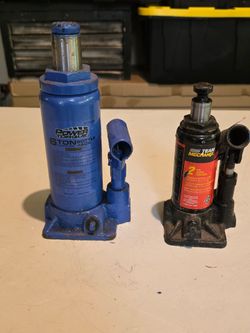 Two bottles jacks one is a 6 ton the other is 2 ton