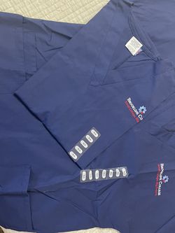 2 Brand new scrub tops for Brookine College Size extra small