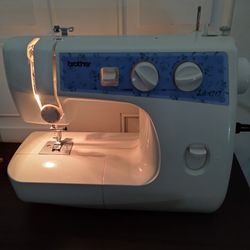 Brother LS 1717 Sewing Macchine