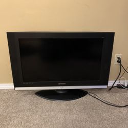 Samsung LNS3241DX/XAA 32 Inch LCD TV with Chromecast NC2-6A5