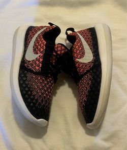 NIKE WOMENS SHOES