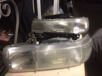 99-02 Chevy Silverado 00-06 suburban Tahoe headlights