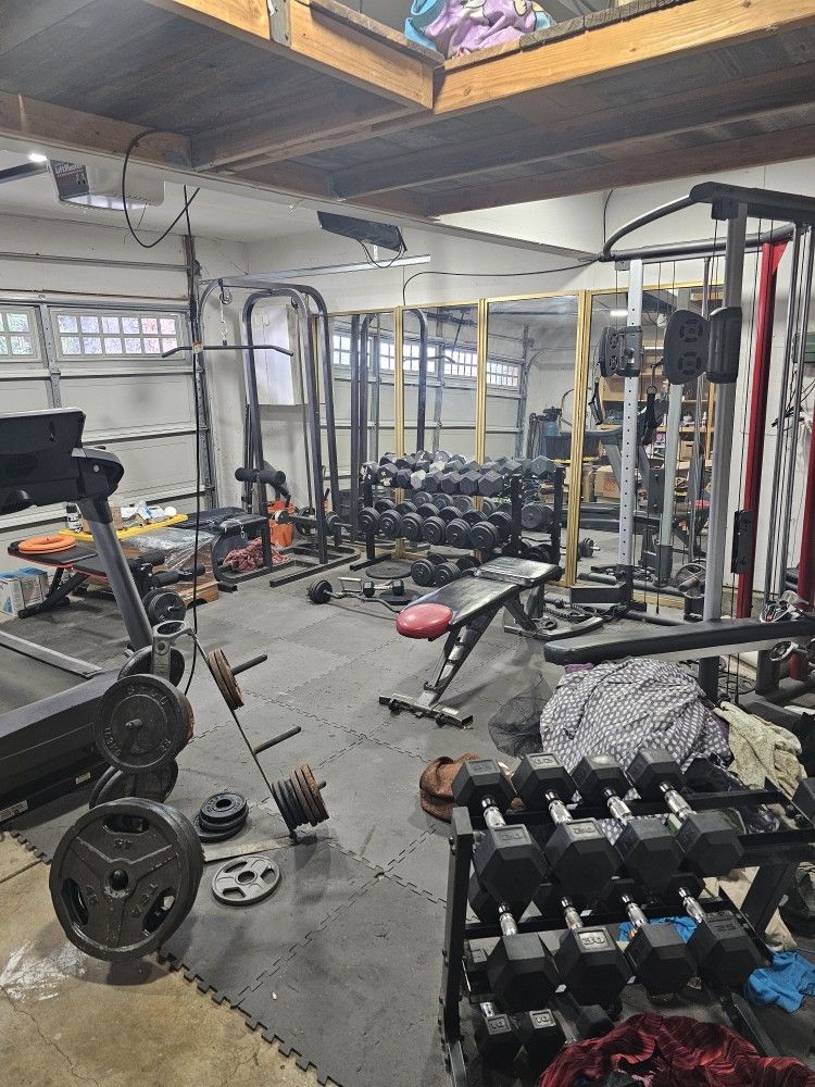 Entire Home Gym Shoot Me An Offer I'm Moving.