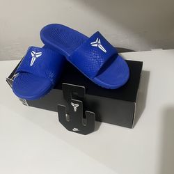 New never used or tried on  size 6Y/7.5W 100% authentic