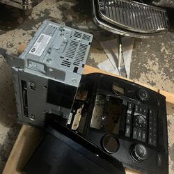Radio And Dash Panel 2008/2012 Escape 