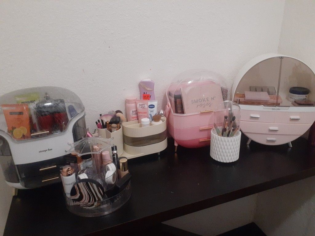 Makeup Vanity/Counter Top Storage