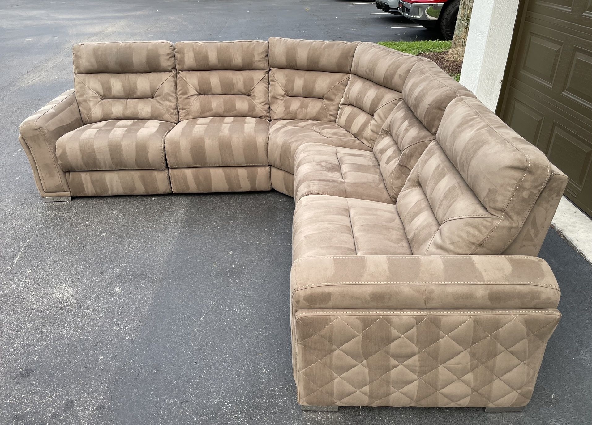 🛋️ Sectional Couch/Sofa - Light Brown - Recliners - Microfiber - Delivery Available 🚛