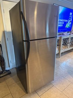 Refrigerator in very good conditions