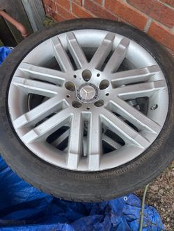 Mercedes-Benz Alloy Wheel with Continental Tyre