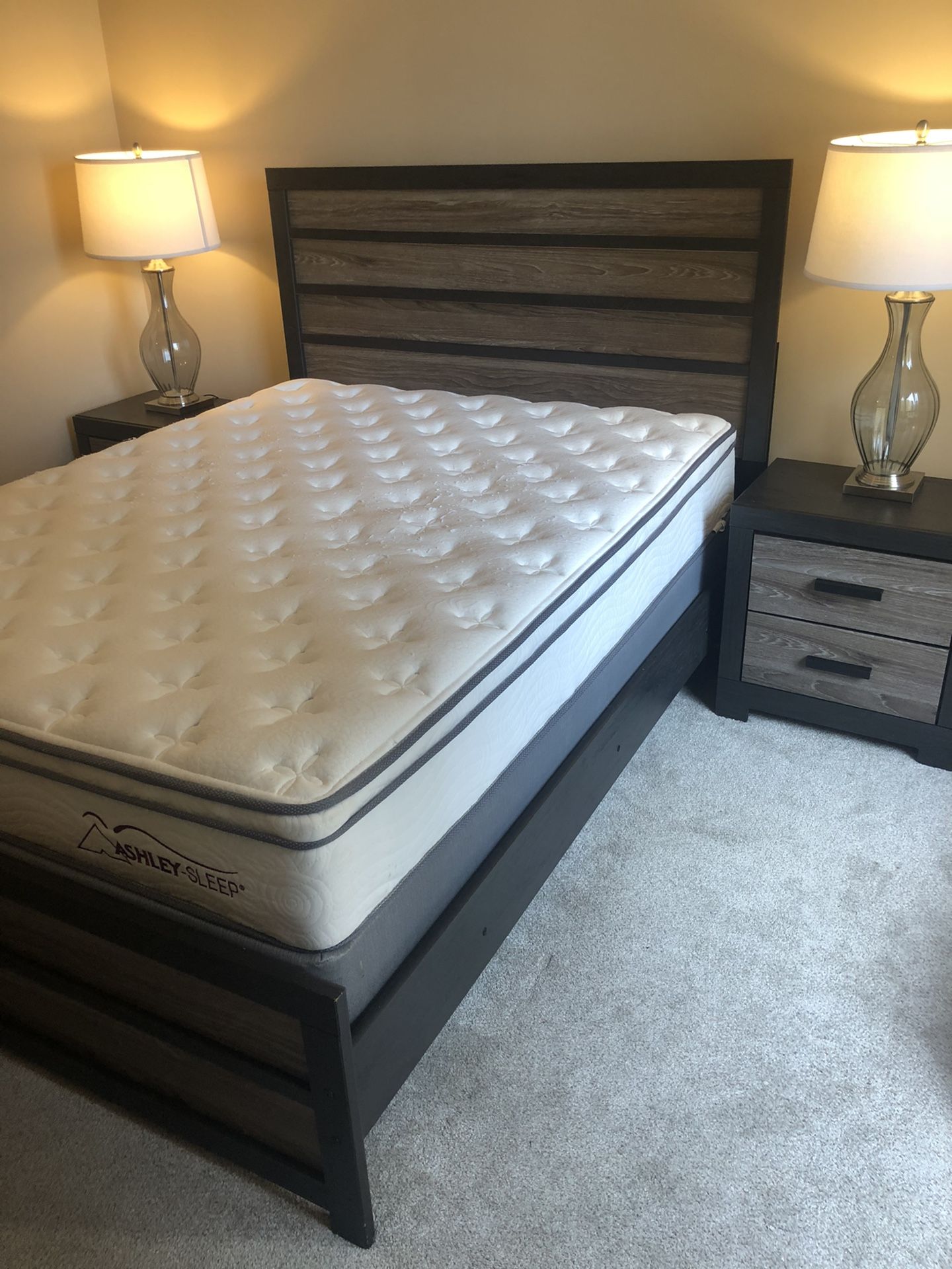 Ashley Furniture- Queen Bedroom Set