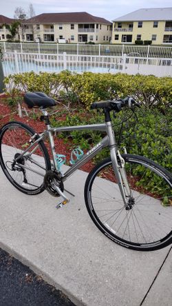 Trek 7.3 Hybrid Bike 