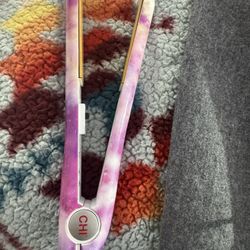 Chi flat iron still like new make your hair, silky, and shiny
