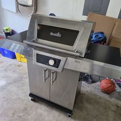 FOR SALE Char-Broil Cruise  gas grill. 