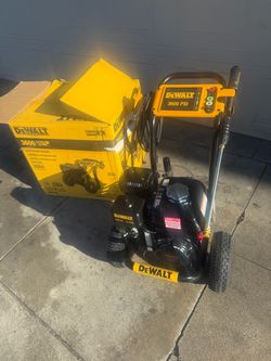 Pressure washer 3600psi by Honda engine like new $520 firm