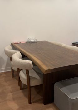 Dining table set