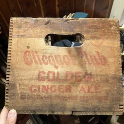 Vintage Clicquot Club Golden Ginger Ale Wooden Box/Crate - Millis, MA - Soda Pop