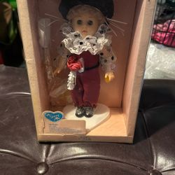 Harlequin Collectible, Doll
