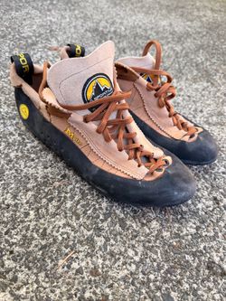 La Sportiva Mythos Climbing Shoes – Size 10.5 – Great Condition