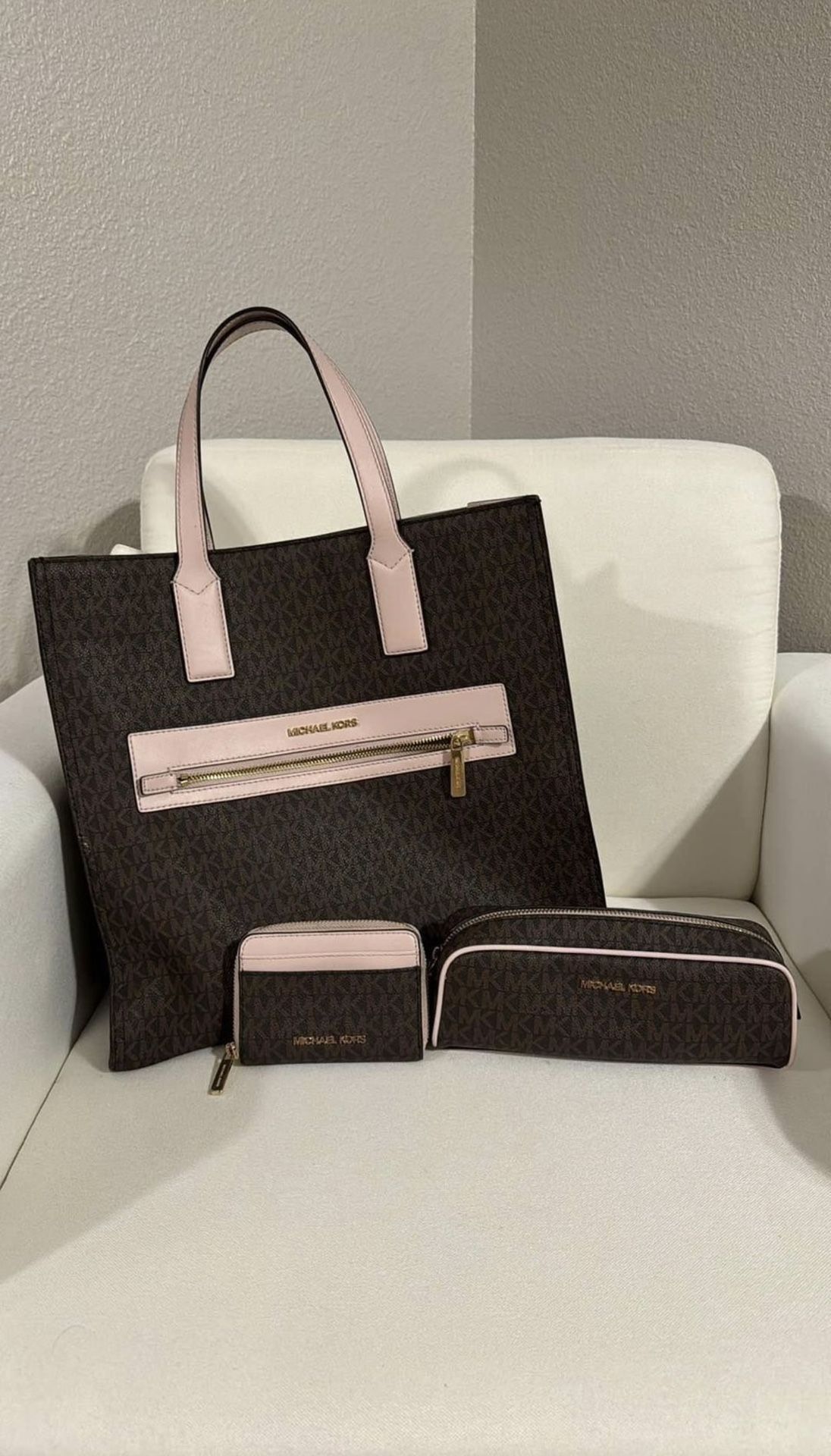 Michael Kors 3 Piece Set (Tote, pencil case or makeup pouch and small wallet)